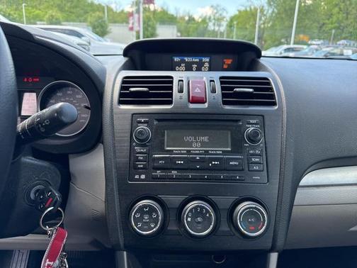 2015 Subaru Forester 2.5i