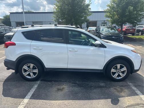 Super White 2015 Toyota RAV4 XLE
