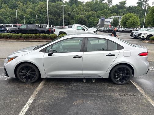 Classic Silver Metallic 2022 Toyota Corolla SE