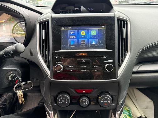 Crystal White Pearl 2021 Subaru Forester Base