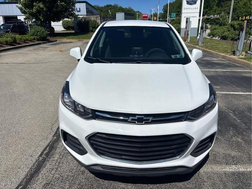 Summit White 2020 Chevrolet Trax LS