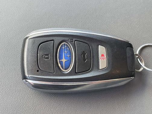 Crystal White Pearl 2025 Subaru Crosstrek Premium