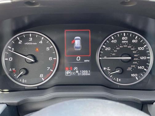 Crystal White Pearl 2025 Subaru Crosstrek Premium