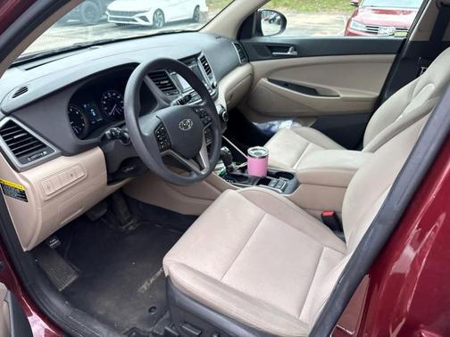 2017 Hyundai TUCSON SE