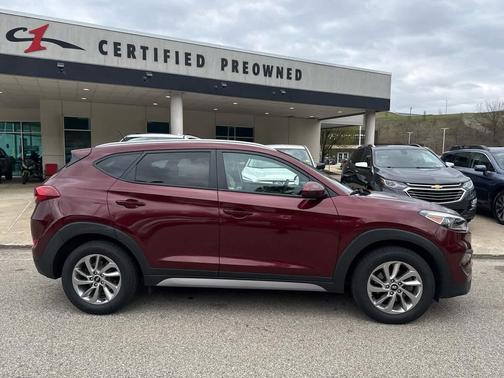 2017 Hyundai TUCSON SE