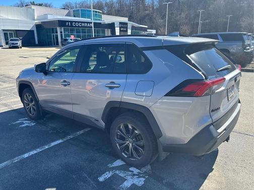 2022 Toyota RAV4 Hybrid XLE Premium