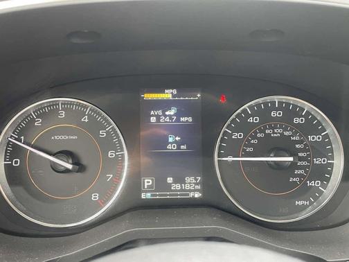 Ice Silver Metallic 2019 Subaru Crosstrek 2.0i Limited