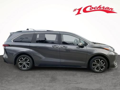 2025 Toyota Sienna Platinum