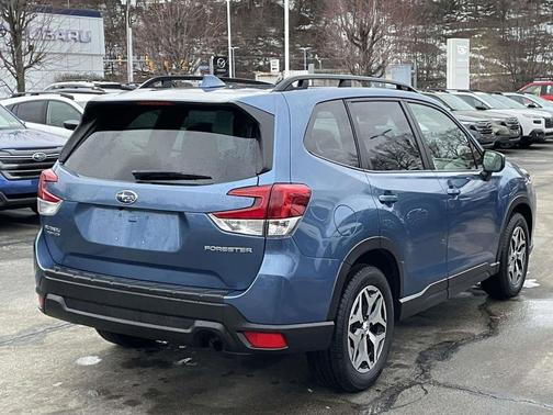 2022 Subaru Forester Premium