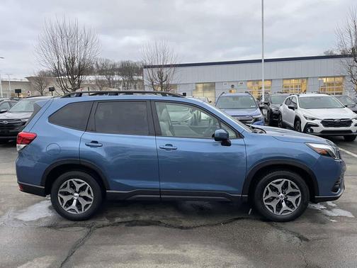 2022 Subaru Forester Premium