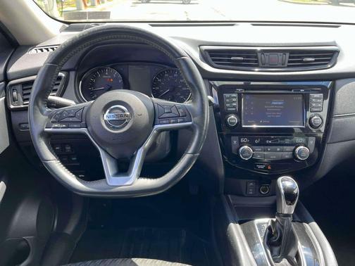 Magnetic Black 2017 Nissan Rogue SV