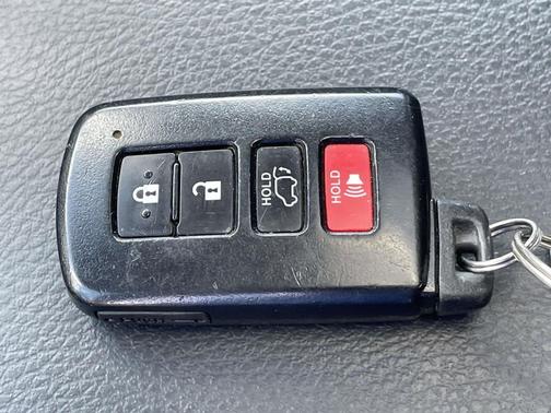 Blizzard Pearl 2019 Toyota Highlander XLE