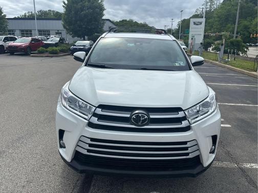 Blizzard Pearl 2019 Toyota Highlander XLE