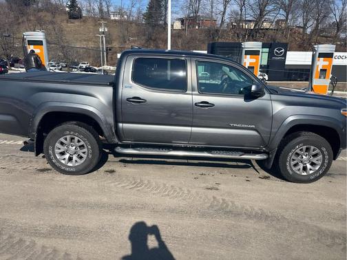 2017 Toyota Tacoma SR5