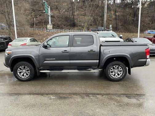 2017 Toyota Tacoma SR5