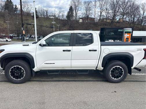 2025 Toyota Tacoma Hybrid TRD Off Road