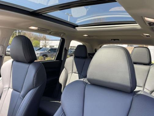 Crystal Black Silica 2026 Subaru Ascent Limited 7-Passenger