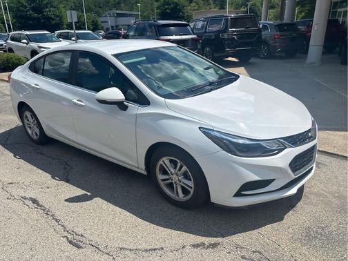 Summit White 2016 Chevrolet Cruze LT Auto