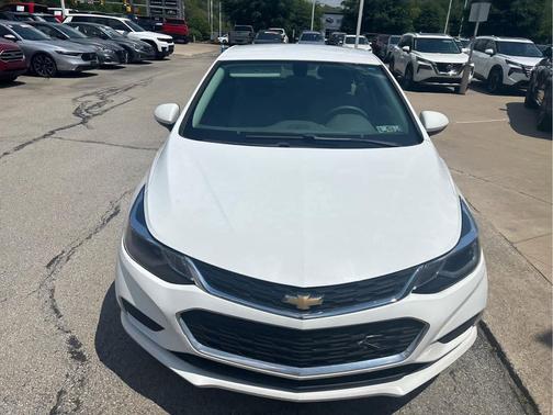 Summit White 2016 Chevrolet Cruze LT Auto