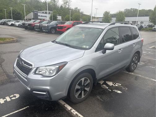 Ice Silver Metallic 2017 Subaru Forester 2.5i Premium