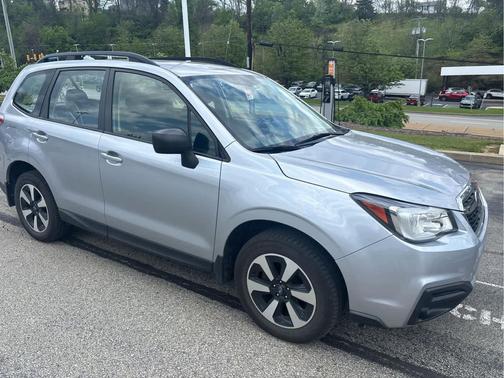Ice Silver Metallic 2018 Subaru Forester 2.5i