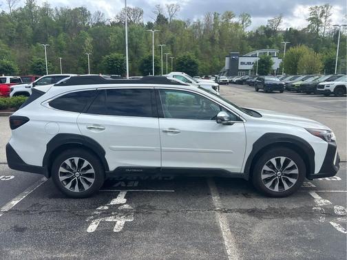 Crystal White Pearl 2025 Subaru Outback Touring XT