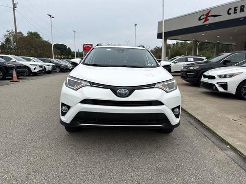 2017 Toyota RAV4 Hybrid XLE