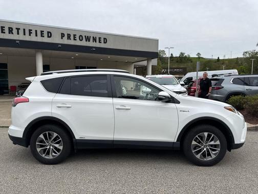 2017 Toyota RAV4 Hybrid XLE