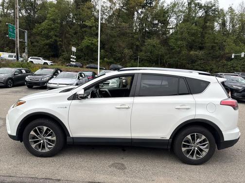 2017 Toyota RAV4 Hybrid XLE