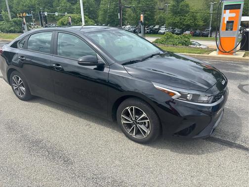 Aurora Black 2023 Kia Forte LXS