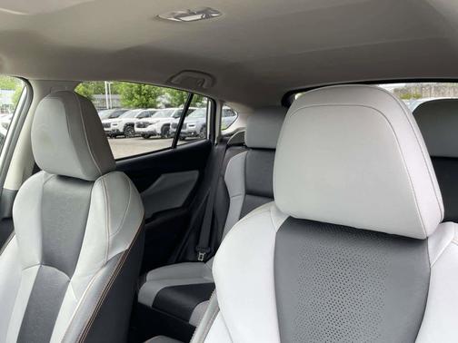 Crystal White Pearl 2019 Subaru Crosstrek 2.0i Limited