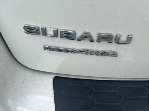 Crystal White Pearl 2019 Subaru Crosstrek 2.0i Limited
