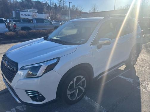 Crystal White Pearl 2023 Subaru Forester Touring