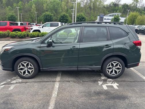 Cascade Green Silica 2023 Subaru Forester Premium