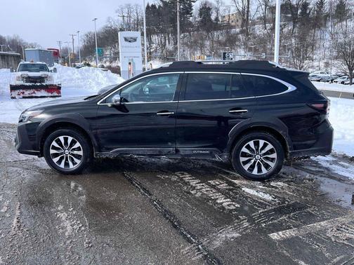 2023 Subaru Outback Touring