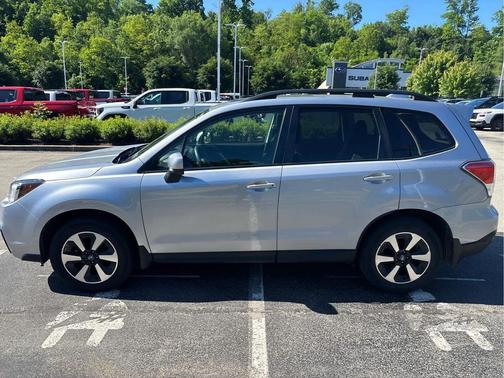 Ice Silver Metallic 2017 Subaru Forester 2.5i Premium