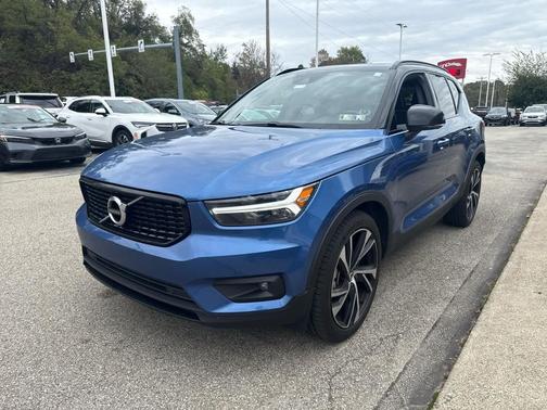 2021 Volvo XC40 T5 R-Design