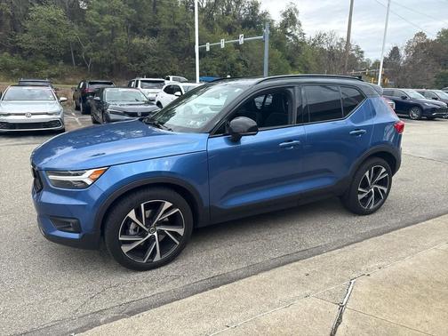 2021 Volvo XC40 T5 R-Design