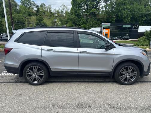 Lunar Silver Metallic 2022 Honda Pilot AWD Sport