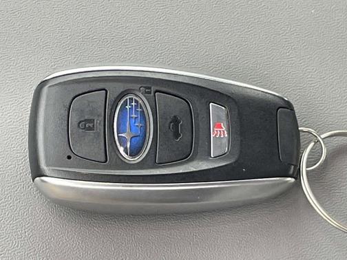 Crystal White Pearl 2024 Subaru Legacy Premium