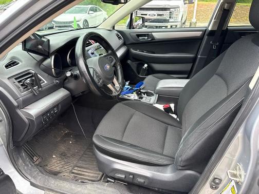 Ice Silver Metallic 2016 Subaru Outback 2.5i Premium
