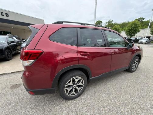 Crimson Red Pearl 2019 Subaru Forester Premium