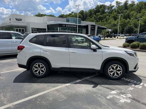 Crystal White Pearl 2024 Subaru Forester Premium