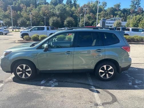 Jasmine Green Metallic 2018 Subaru Forester 2.5i Premium