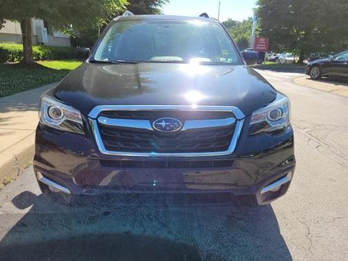 Photo 2 of 4 of 2018 Subaru Forester 2.5i Limited