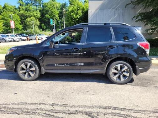 Photo 4 of 4 of 2018 Subaru Forester 2.5i Limited
