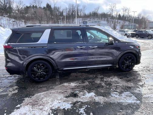 2024 Kia Carnival SX