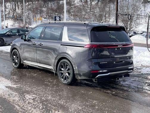 2024 Kia Carnival SX
