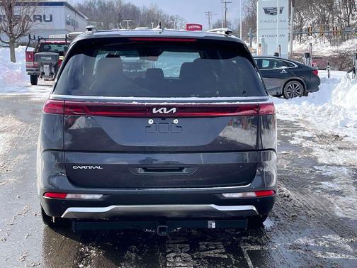 2024 Kia Carnival SX
