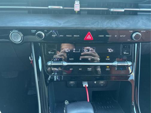 2024 Kia Carnival SX